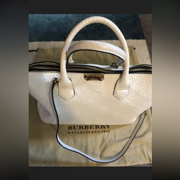 Burberry Dewsbury Check Embossed Tote White Ivory - Picture 3 of 16